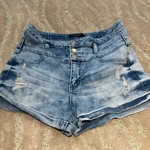 Refuge size 10 blue jean shorts